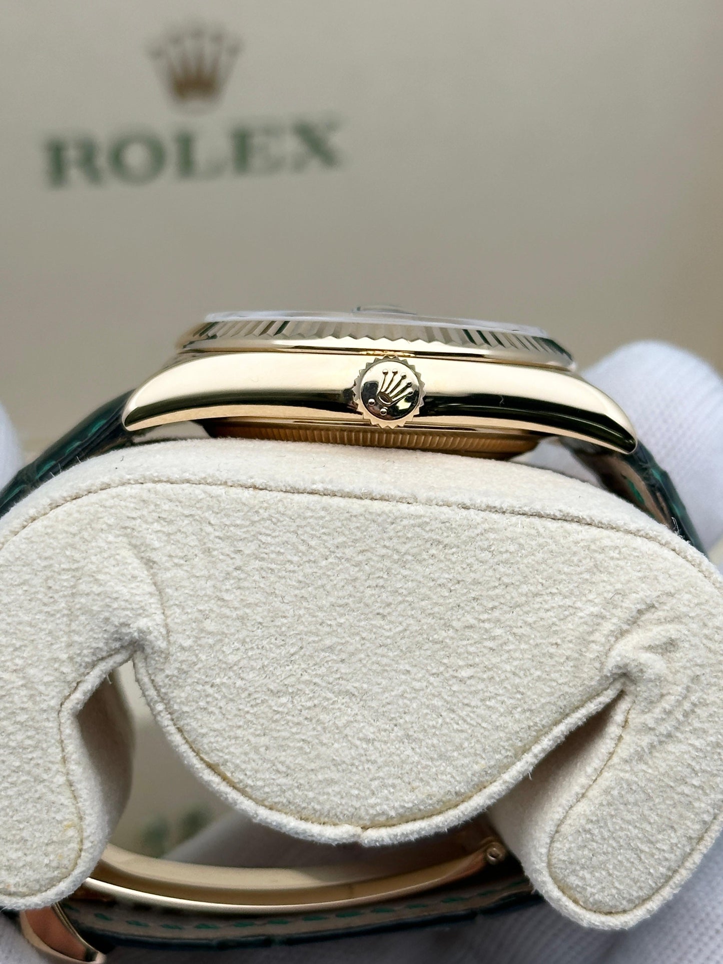 Green Yellow gold - Green Leather- Automatic - 40mm